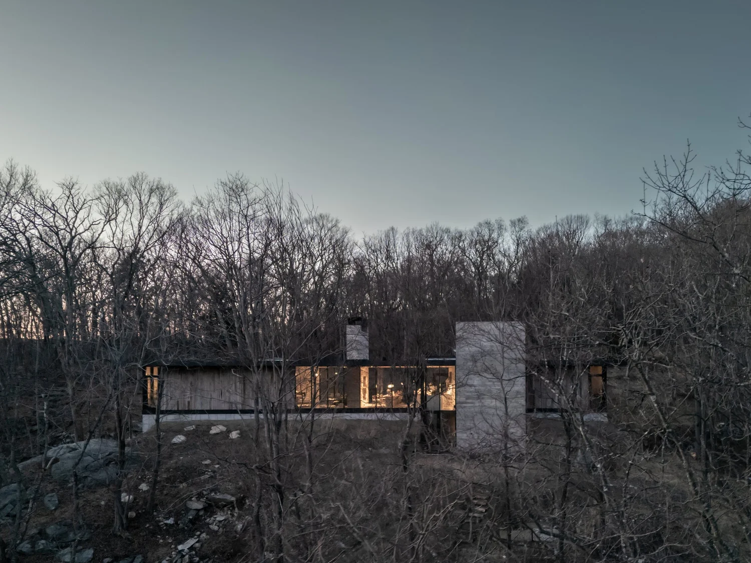 Garrison House, a Tom Kundig designed home in the Hudson Highlands, at dusk